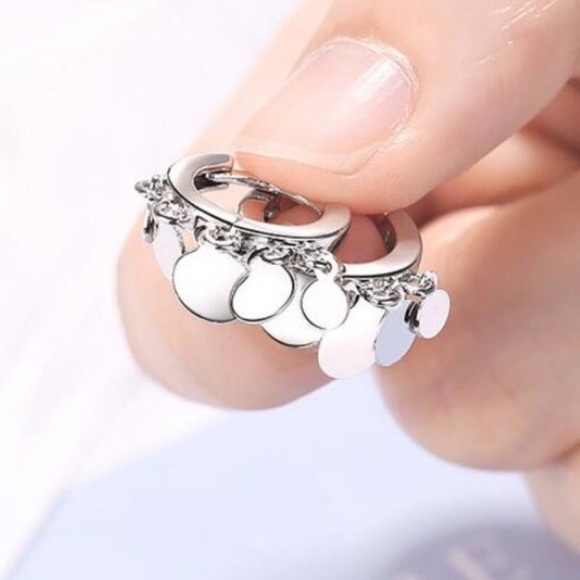 Sterling silver tassels hoop earrings - Picture 3 of 4